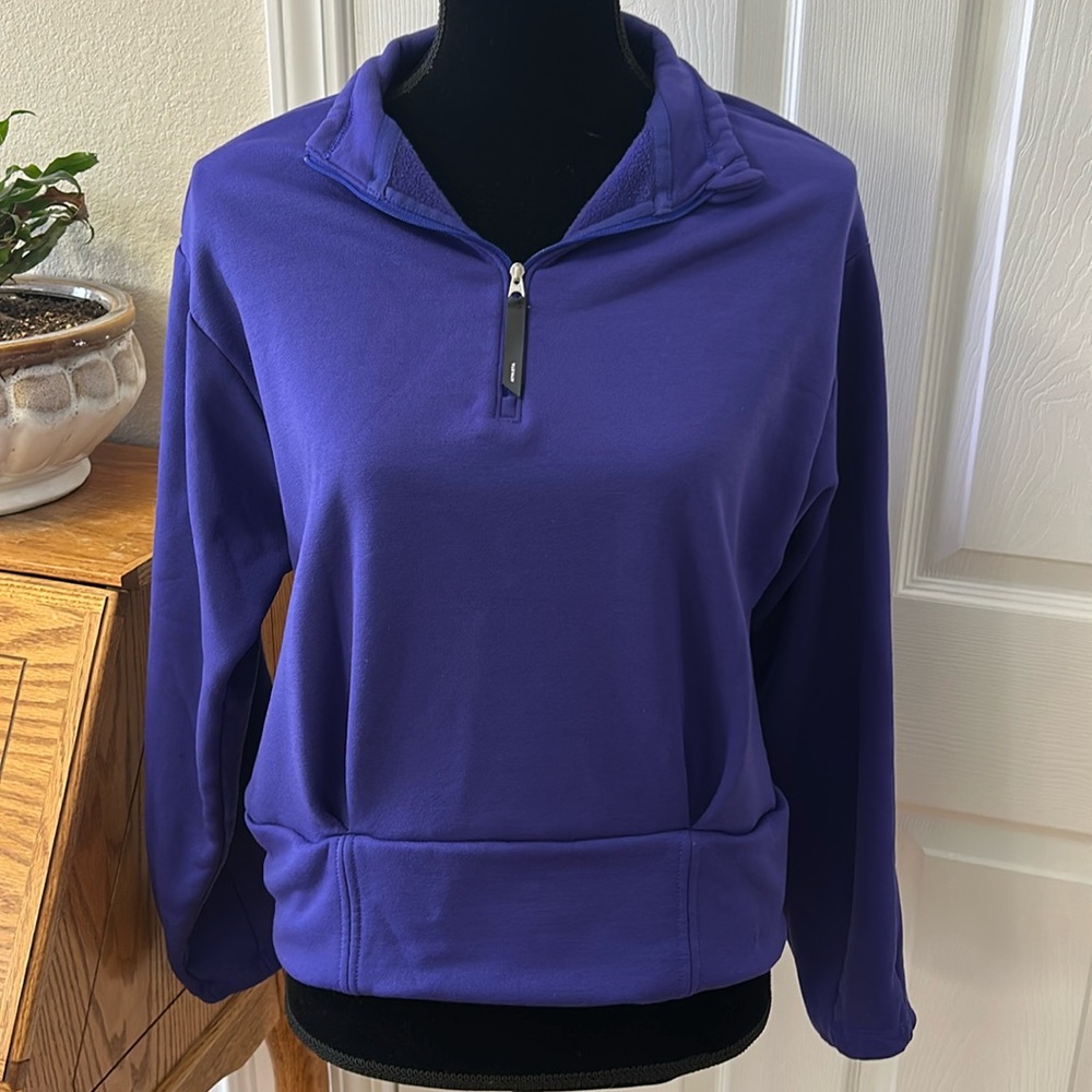 Women’s Athleta sweatshirt